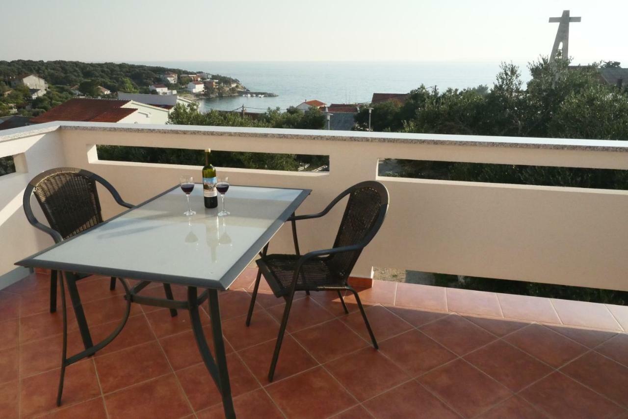 Apartmani Vesna Lun  Exterior photo